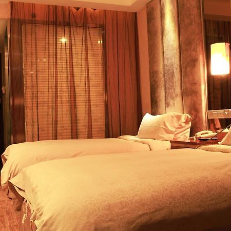 Manhattan Bund Business Hotel Шанхай Номер фото